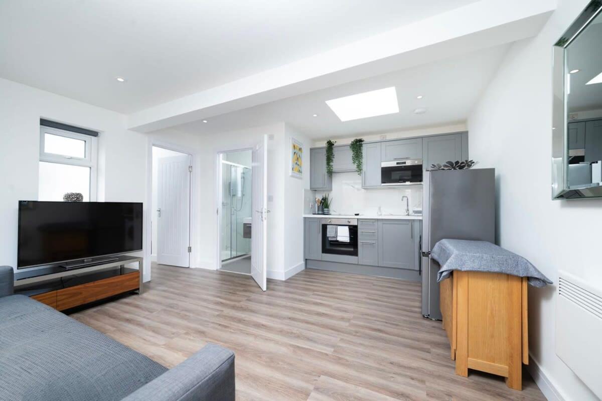 Apartamento Cozy Single Level Flat With Parking Enfield Exterior foto